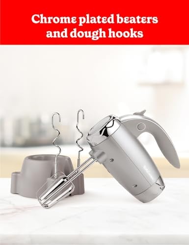 BETTY CROCKER Hand Blender 7 Speed, 250 Watt Electric Mixer with Beaters and Dough Hooks, Ergonomic Electric Hand Mixer for Home & Kitchen with Stand and Soft Touch Handle, Silver