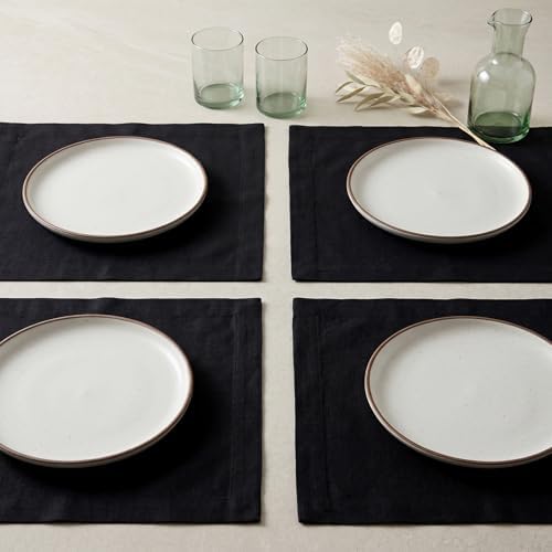 Solino Home 100% Linen Square Placemats Black, Fete 14 x 14 in, Set of 4
