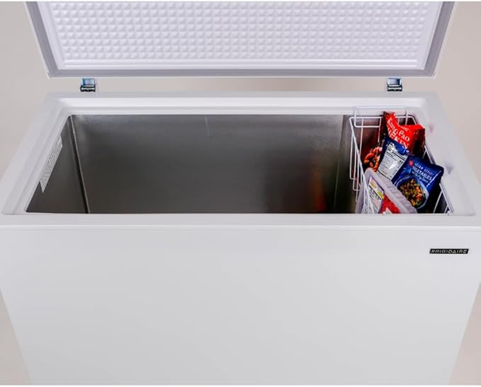 FRIGIDAIRE 10 Cubic Foot Chest Freezer, 10 cu ft, White