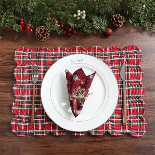 Beeveer 6 Pcs Quilted Scallop Placemats for Home Dining