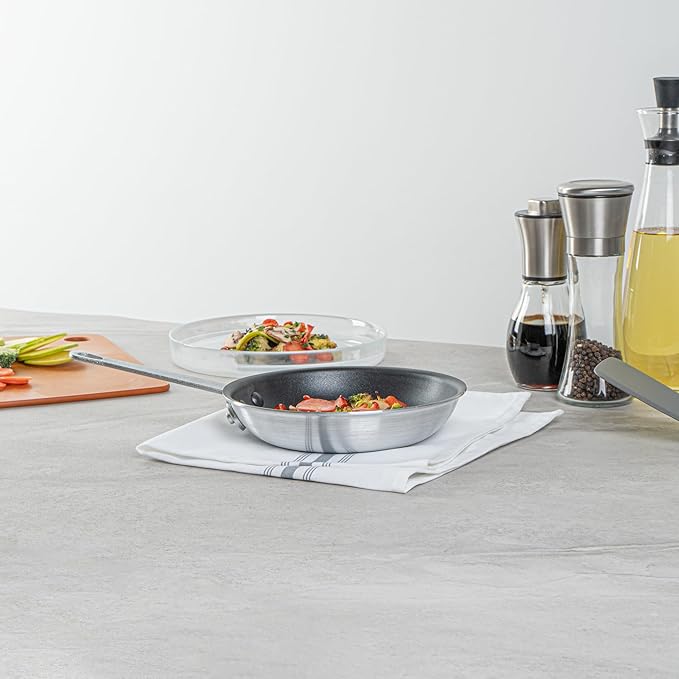 Restaurantware-Met Lux 7 Inch Fry Pans, 6 No-Stick Frying Pans - Induction-Ready, Triple-Riveted, Black Aluminum Cooking Skillets, Durable, For Searing, Sautéing, And Browning Food