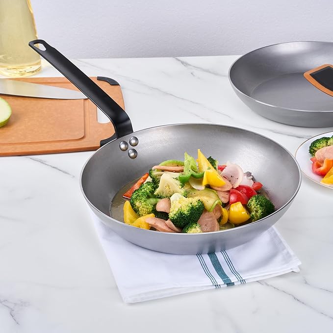 Restaurantware Fry Pan 1 Pack of 11.8 Inches Carbon Steel Non-Stick Searing Pan With Ergonomic Handle Silver For Sauteing and Omelets