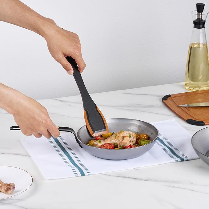 Restaurantware Fry Pan 1 Pack of 8.6 Inches Carbon Steel Non-Stick Searing Pan With Ergonomic Handle Silver For Sauteing and Omelets