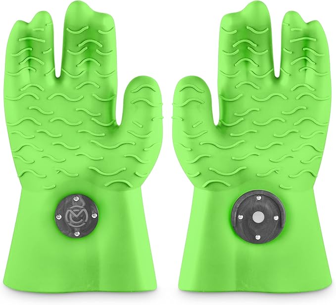MagneCHEF Heat Resistant Silicone BBQ Gloves- Ergonomic Web fit Allows for Firm Grip- Patented Magnet Safety Clip Allows for Rapid Release of one or Both Hands- Grip Waves for Pulling Pork (Green)