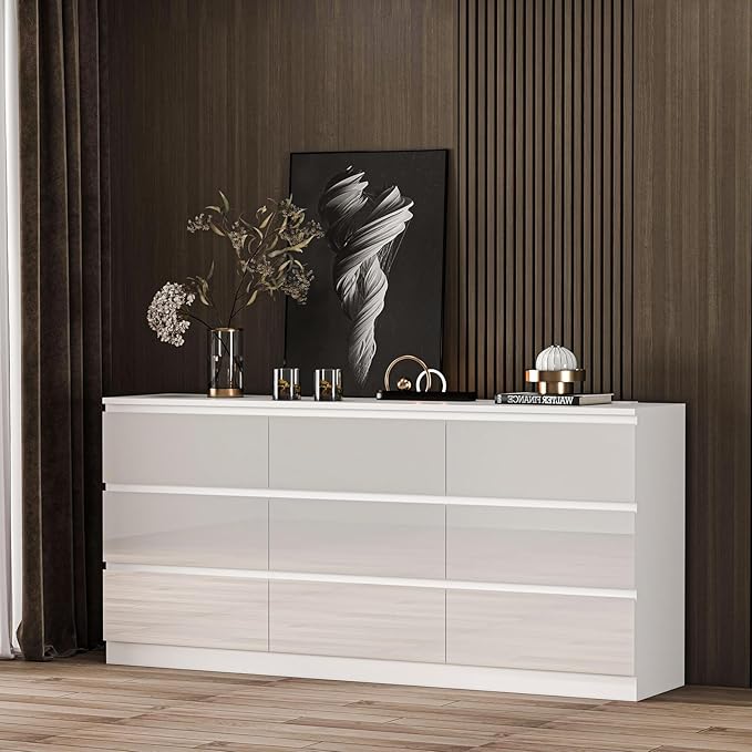 9 Drawers Dresser with Charging Station, Modern Large Dresser with 9 Handle Free Drawers, Wood Chest of Drawers for Bedroom, Living Room, Entryway, Hallway, White
