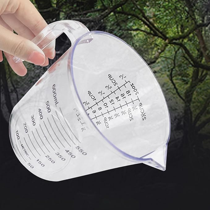 Mobestech Plastic Measuring Cup 600ml Liquid Measuring Container with Scale for Kitchen and Hairdressing Use