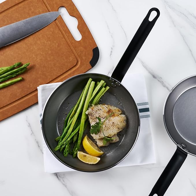 Restaurantware Fry Pan 1 Pack of 9.4 Inches Carbon Steel Non-Stick Searing Pan With Ergonomic Handle Silver For Sauteing and Omelets