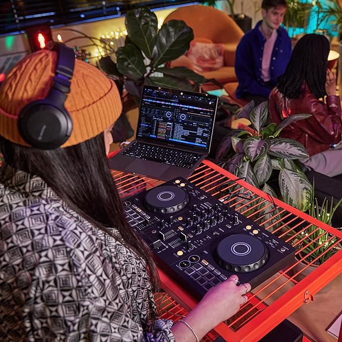 Pioneer DJ DDJ-FLX4 2-deck Rekordbox and Serato DJ Controller - Graphite