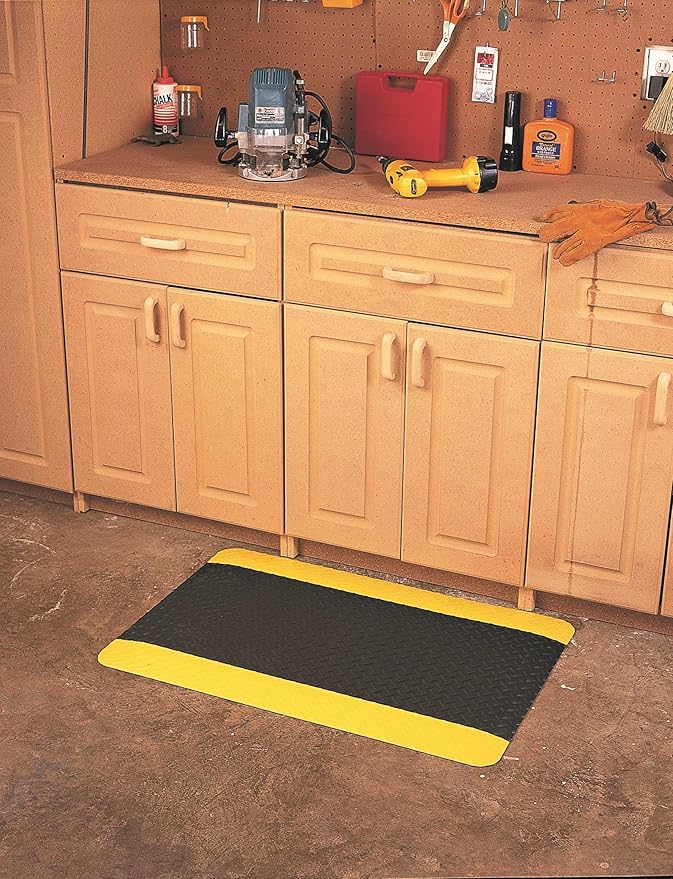 Wearwell Diamond-Plate Select Mat - Black/Yellow. Anti-Fatigue Workstation Mat. 2' W x 3' L x 9/16" Thickness. PVC Vinyl Surface with PVC Sponge. For Dry Industrial Use (495.916x2x3BYL)